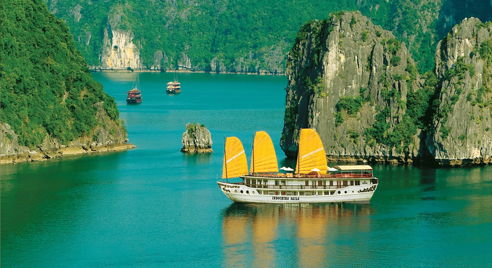 Indochine Sails in Halong Bay
